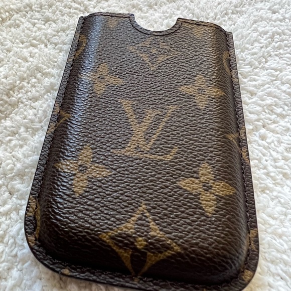 Louis Vuitton Phone Holder - Picture 4 of 9